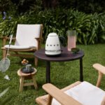 ⁦غلاية مياه كهربائية سميج بورش كلاسيك - كريمي فى أسود | Smeg x Porsche Electric Kettle - Cream & Black⁩ - الصورة ⁦7⁩